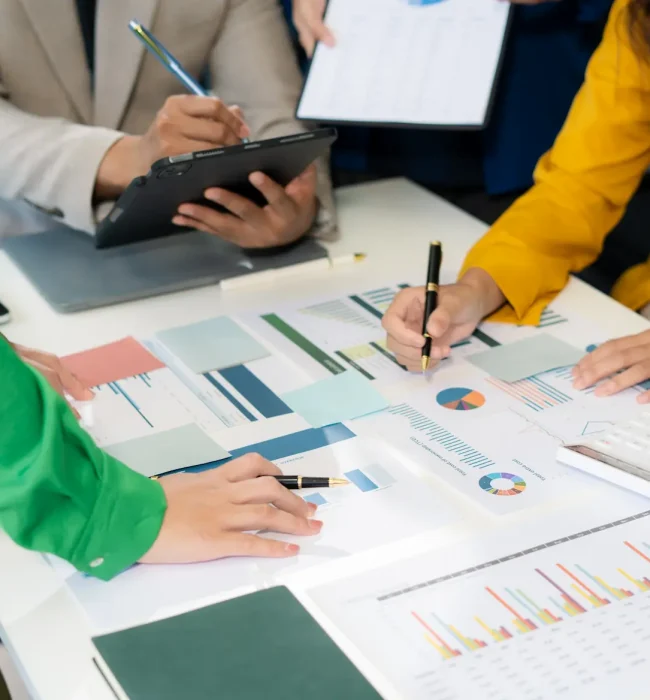 business-meeting-time-account-managers-crew-work-2024-12-19-19-56-28-utc